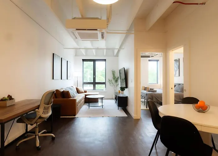 Above The Roots - Sophisticated 1bd Retreat Apartment Washington