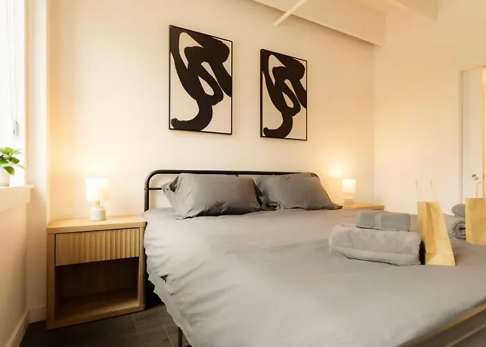 Above The Roots - Sophisticated 1bd Retreat Apartment