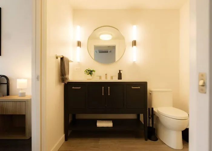Above The Roots - Sophisticated 1bd Retreat * Washington